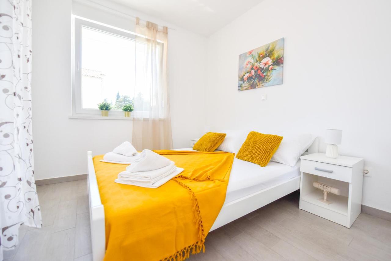 Apartments Yoko Novalja Zewnętrze zdjęcie