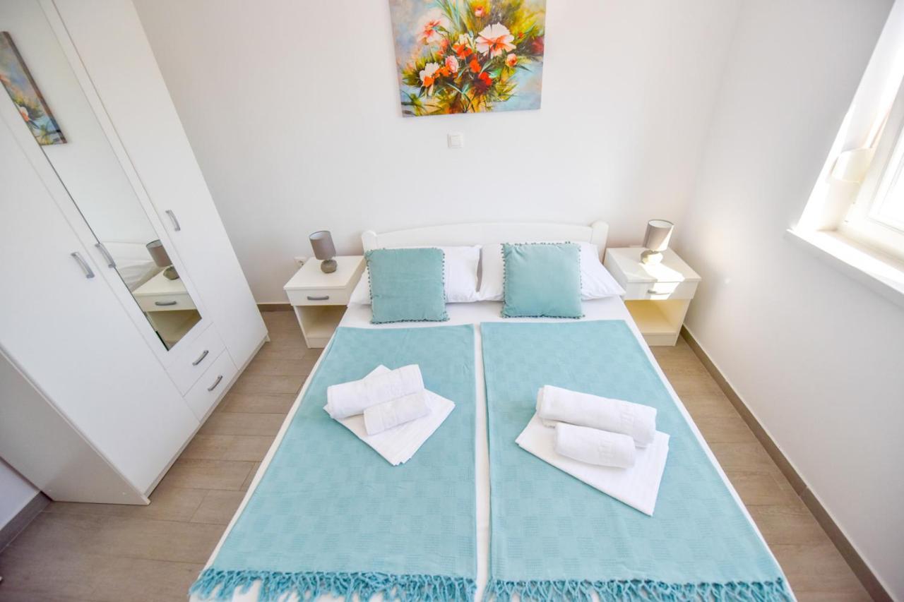 Apartments Yoko Novalja Zewnętrze zdjęcie