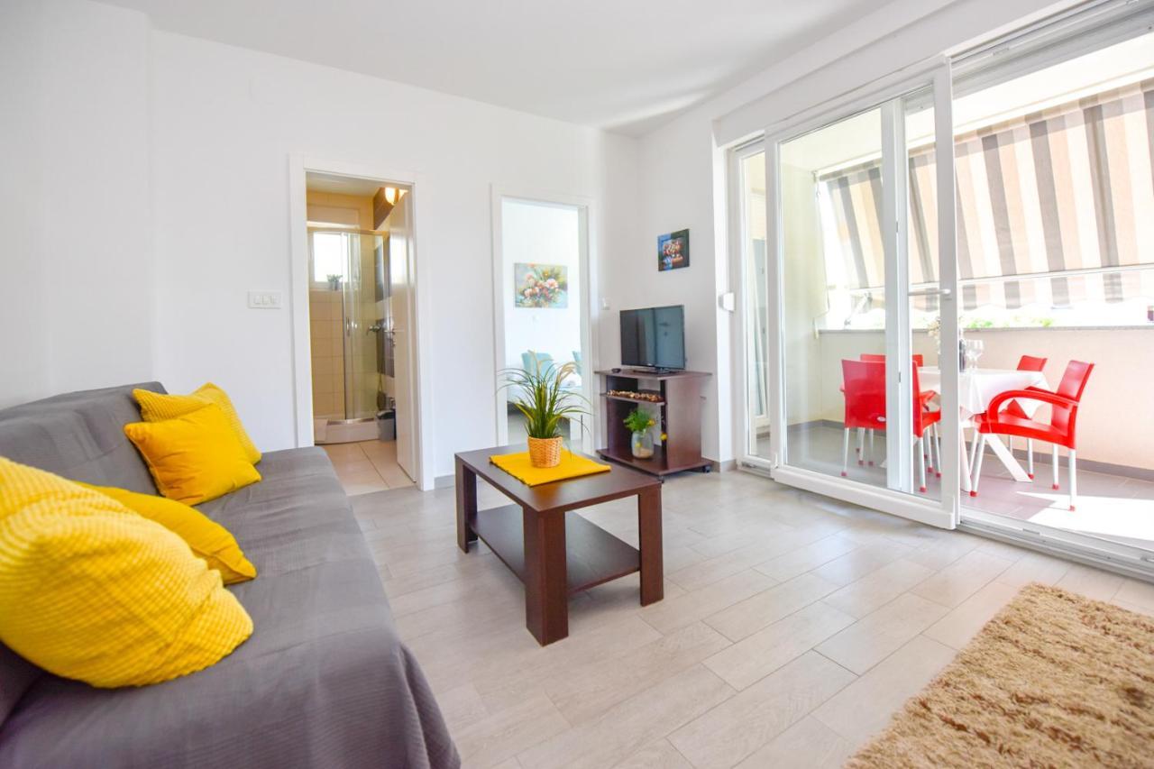 Apartments Yoko Novalja Zewnętrze zdjęcie
